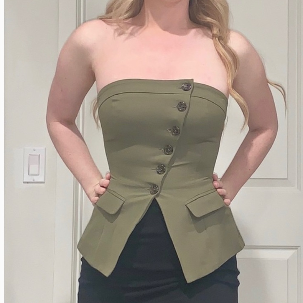 Forever 21 Symmetrical Button Design Top size S